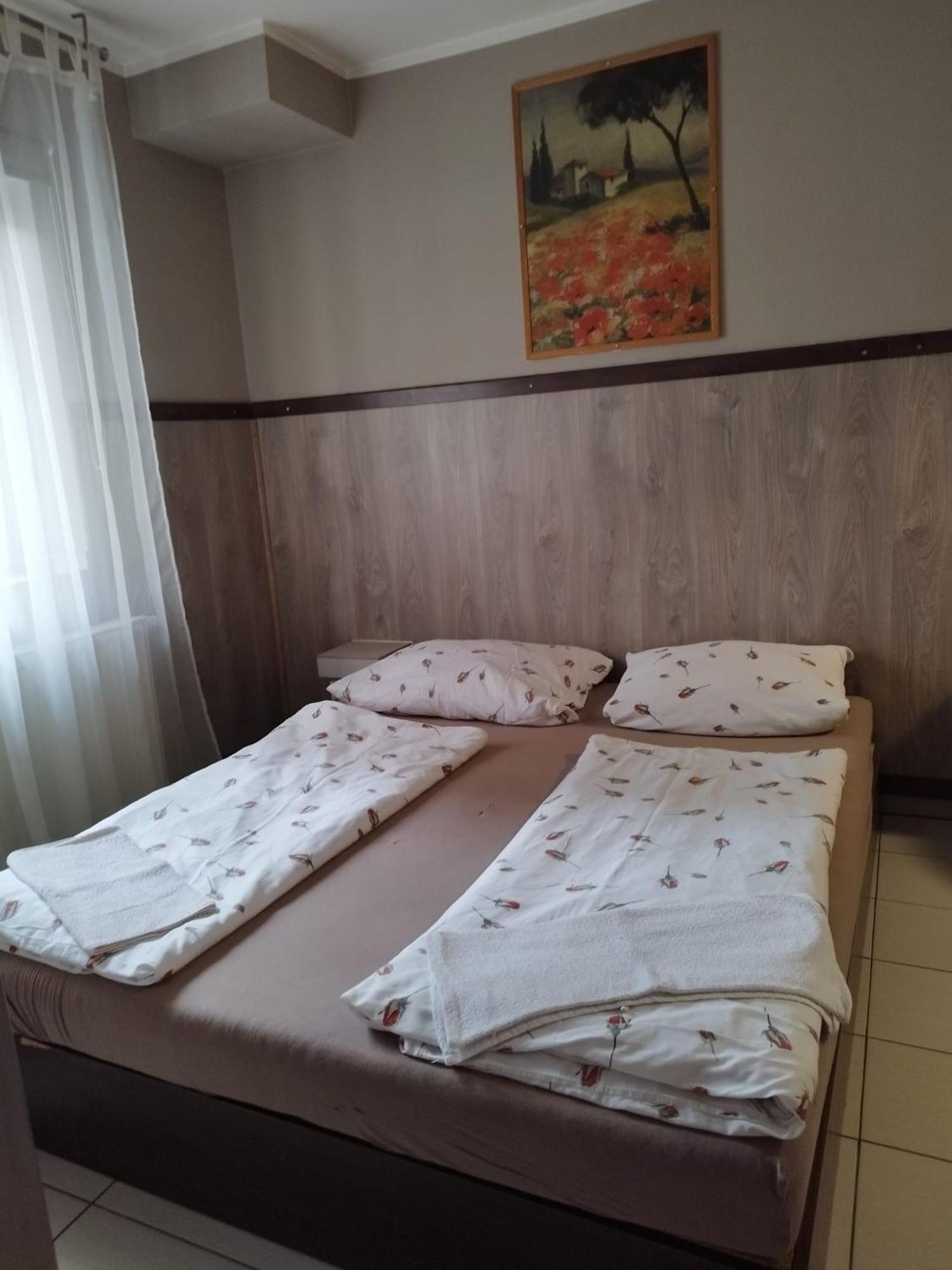 Apartments Manhattan Теплице Экстерьер фото